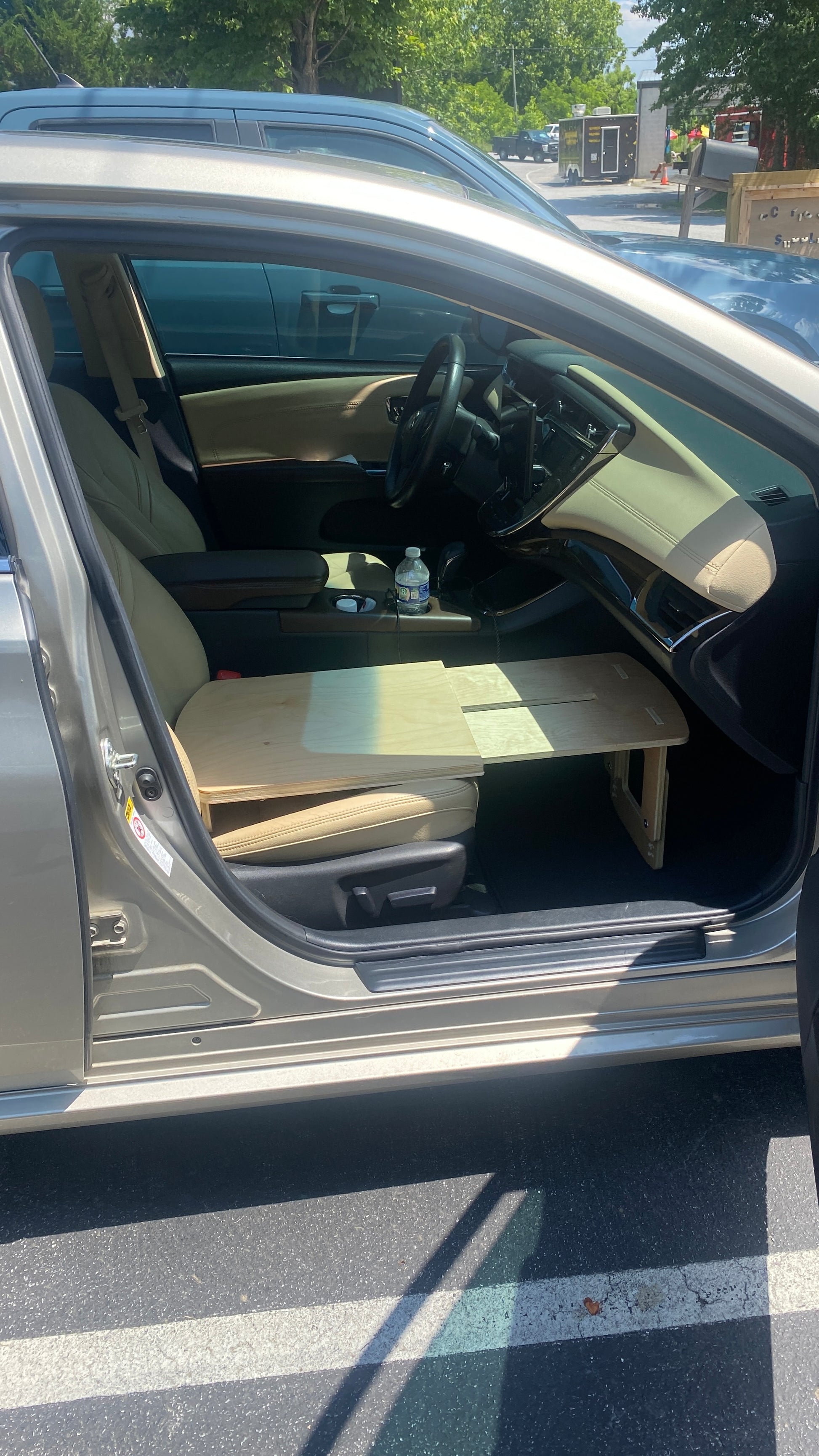 A front seat dog bed for your deg